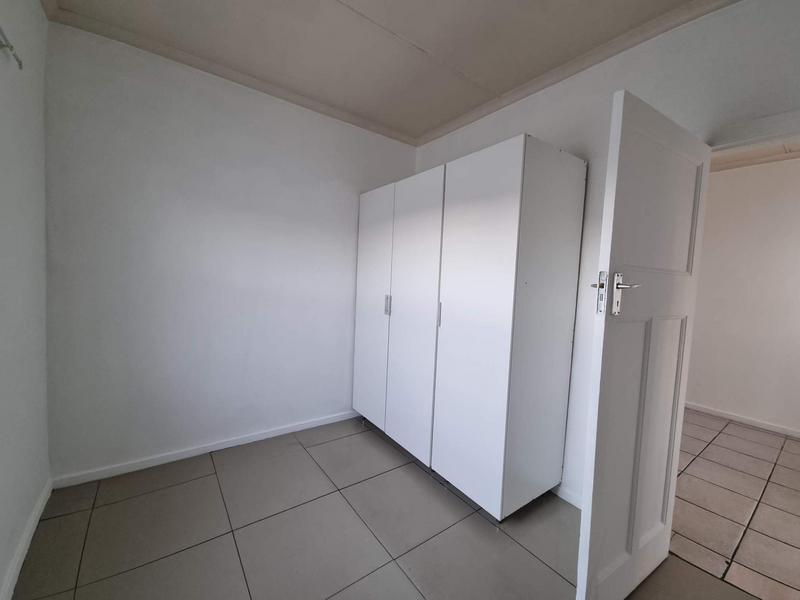 To Let 2 Bedroom Property for Rent in Athlone Western Cape